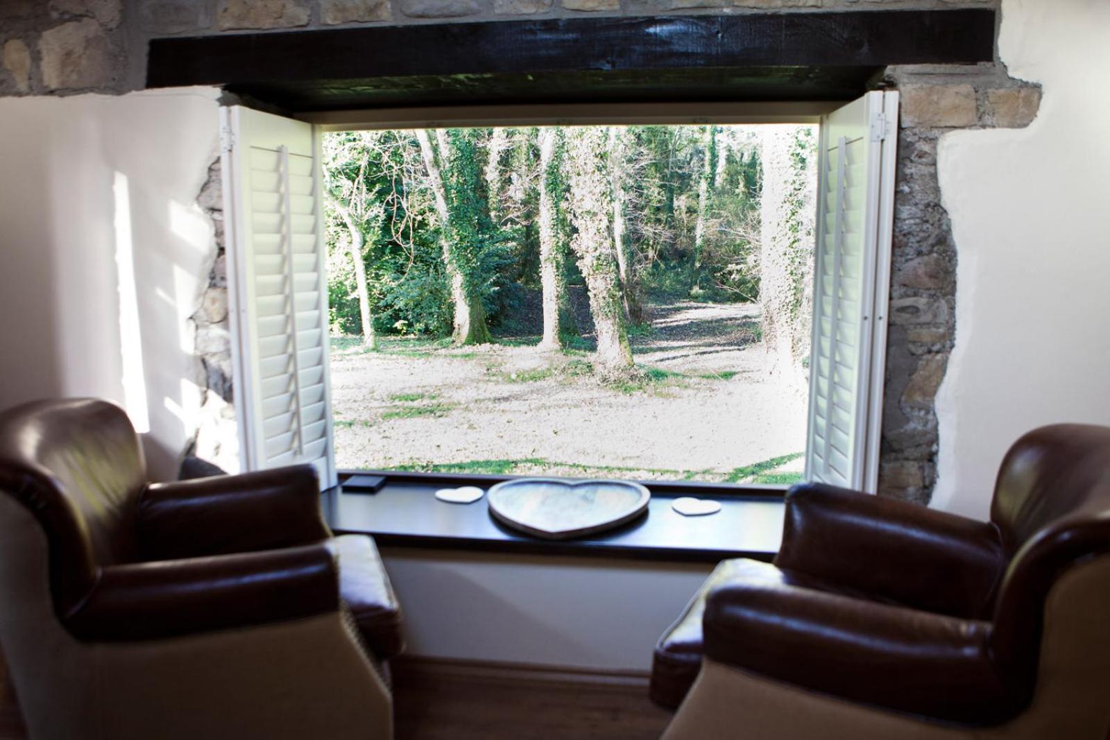 Pencoed House Estate Guest House Cardiff Bagian luar foto