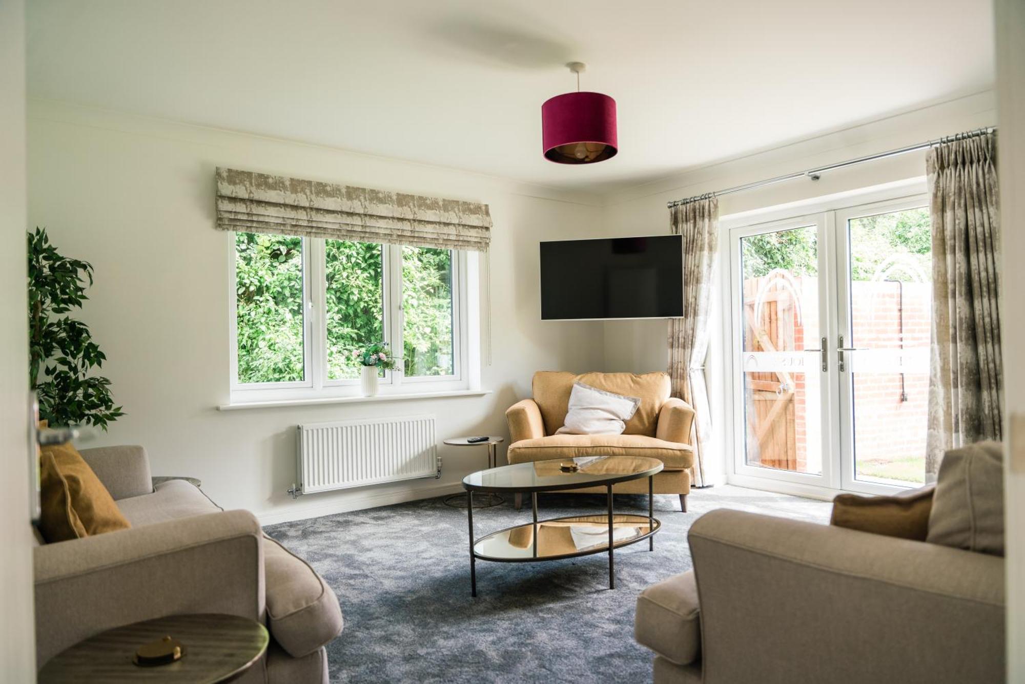 Pencoed House Estate Guest House Cardiff Bagian luar foto