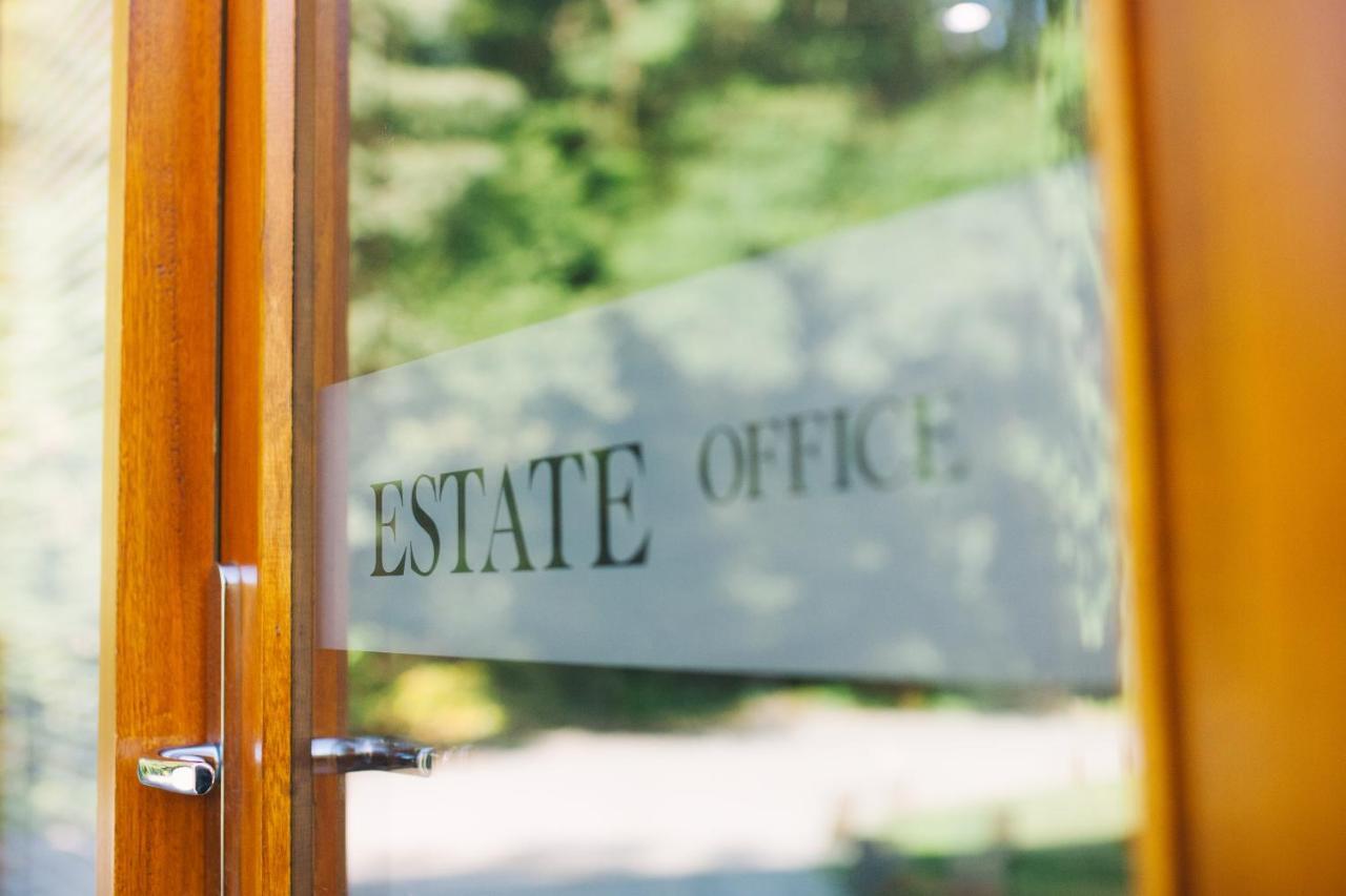 Pencoed House Estate Guest House Cardiff Bagian luar foto